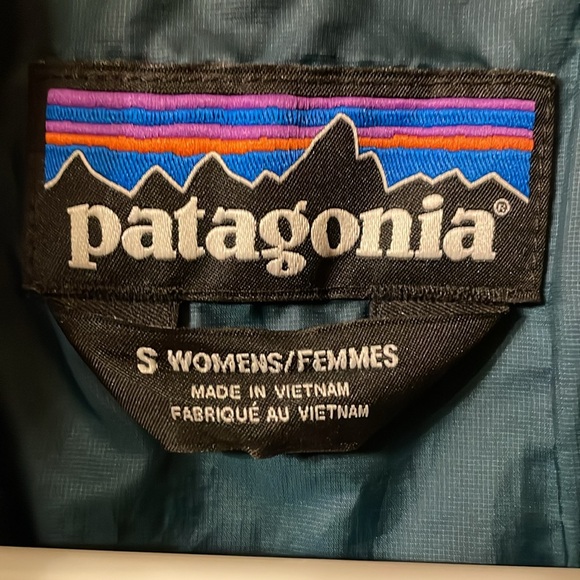 Patagonia Women’s Nano Puff Vest - Picture 3 of 3
